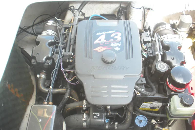 Slide: The Image of Engine of 2003 Rinker 192 Captiva Bowrider with MerCruiser 4.3 MPI. - 14