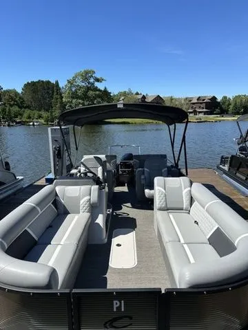 Slide: The Image of Crest Classic 240 SLRC Tritoon 2025 - 6