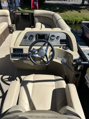 Slide: The Image of Crest Classic LX 220 SLC CPT 2024 - 10