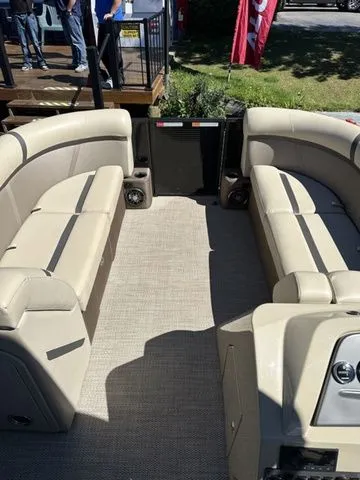 Slide: The Image of Crest Classic LX 220 SLC CPT 2024 - 7