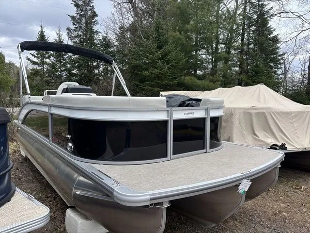 Slide: The Image of Harris Breeze 230 CW 2024 - 3