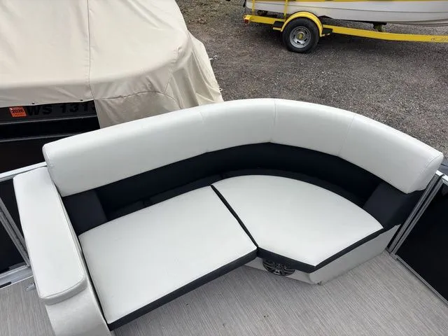 Slide: The Image of Harris Breeze 230 CW 2024 - 8