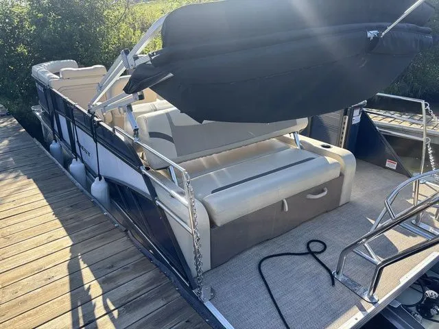 Slide: The Image of Crest Classic LX 220 SLC CPT 2023 - 5