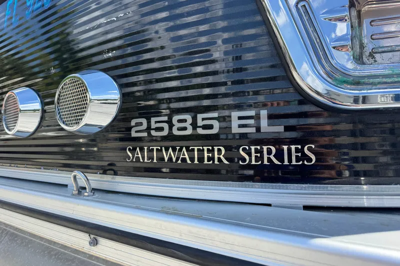 Slide: The Image of 2019 Avalon Catalina Platinum Elite 25' Saltwater Series boat detail. - 4