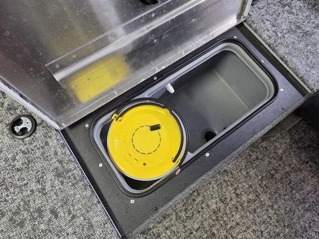 Slide: The Image of Tracker Pro Team 175 2025 - 16