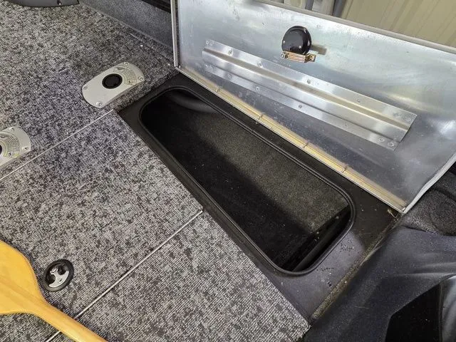 Slide: The Image of Tracker Pro Team 175 2025 - 18