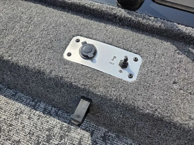 Slide: The Image of Tracker Pro Team 175 2025 - 26