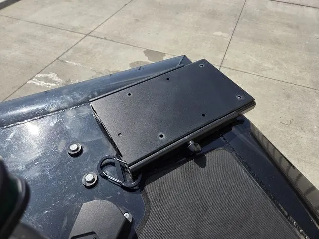 Slide: The Image of Tracker Pro Team 175 2025 - 27