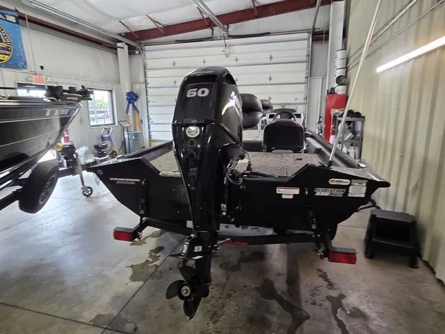 Slide: The Image of Tracker Pro Team 175 2025 - 4