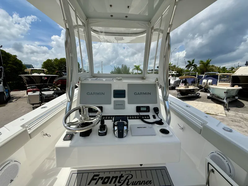 Slide: The Image of Front Runner 33 Center Console 2022 - 3