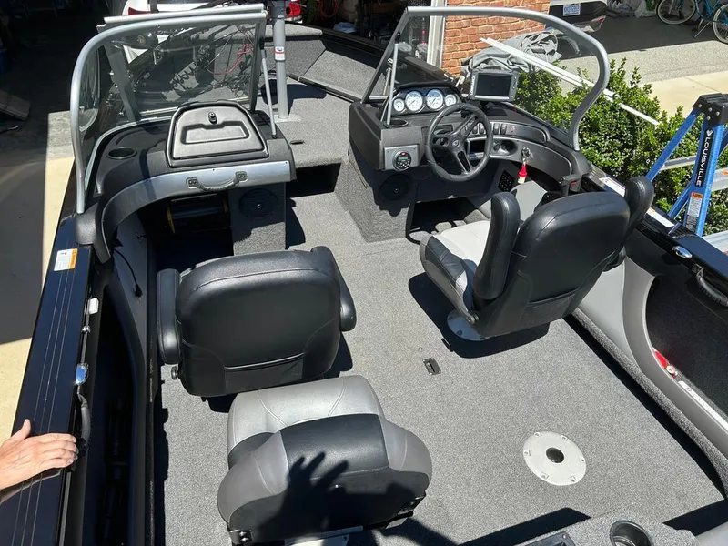 Slide: The Image of Crestliner 1750 Super Hawk 2020 - 6