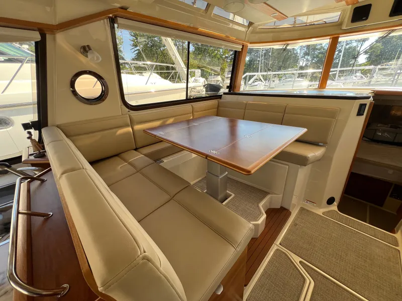 Slide: The Image of Ranger Tug 43 CB 2022 - 13