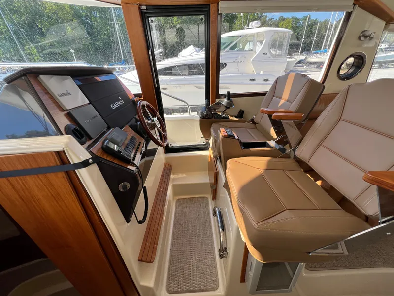 Slide: The Image of Ranger Tug 43 CB 2022 - 18