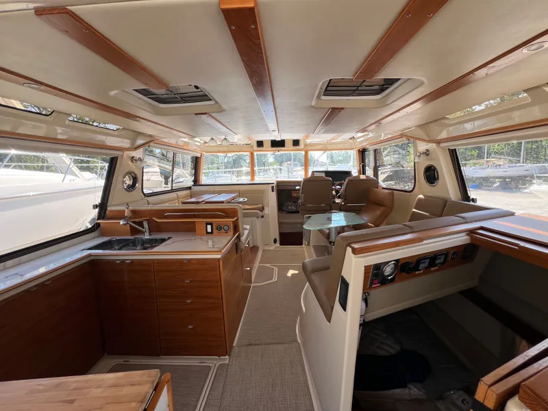 Slide: The Image of Ranger Tug 43 CB 2022 - 8