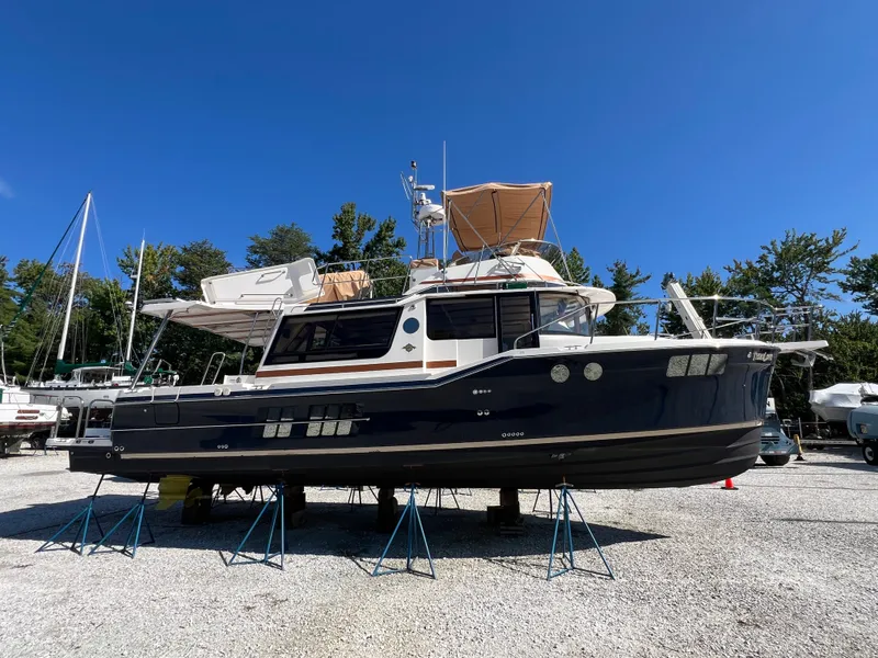 Slide: The Image of Ranger Tug R-43 CB 2022 - 2