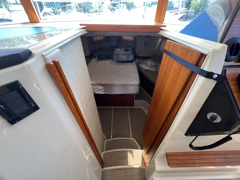 Slide: The Image of Ranger Tug R-43 CB 2022 - 24