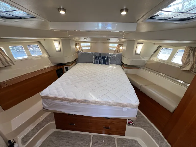 Slide: The Image of Ranger Tug R-43 CB 2022 - 25