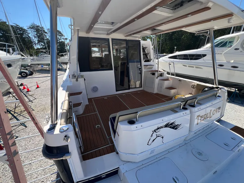 Slide: The Image of Ranger Tug R-43 CB 2022 - 4