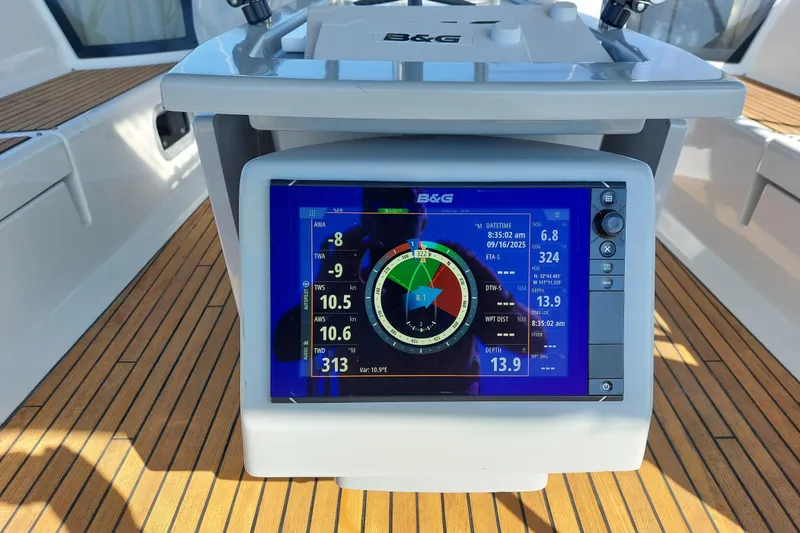 Slide: The Image of B&G navigation display on 2015 Beneteau Oceanis 45 yacht, showing sailing data. - 39