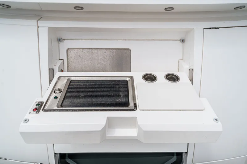 Slide: The Image of Outdoor grill and sink on 2021 Sunseeker Manhattan 55 yacht. - 33