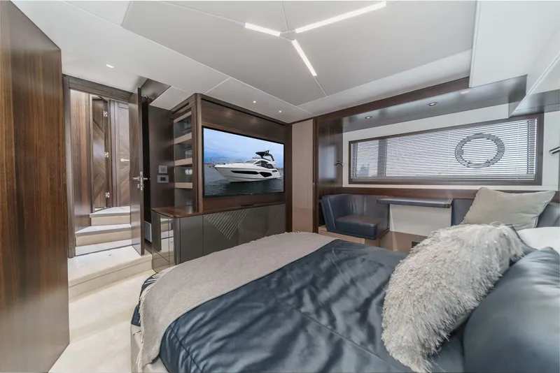 Slide: The Image of Sunseeker Manhattan 55 2021 - 62