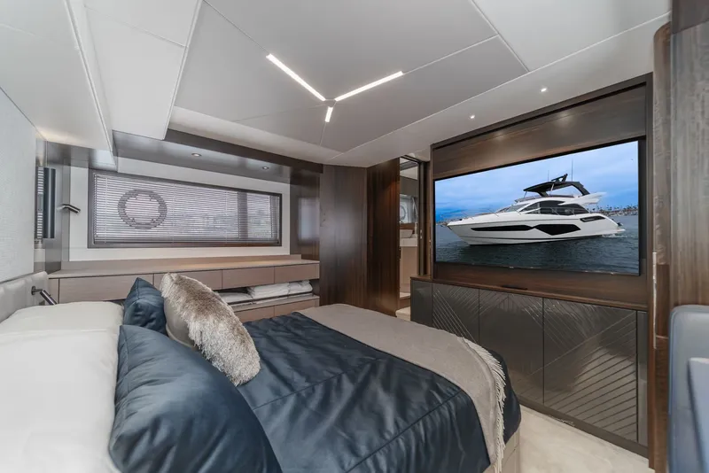 Slide: The Image of Sunseeker Manhattan 55 2021 - 64