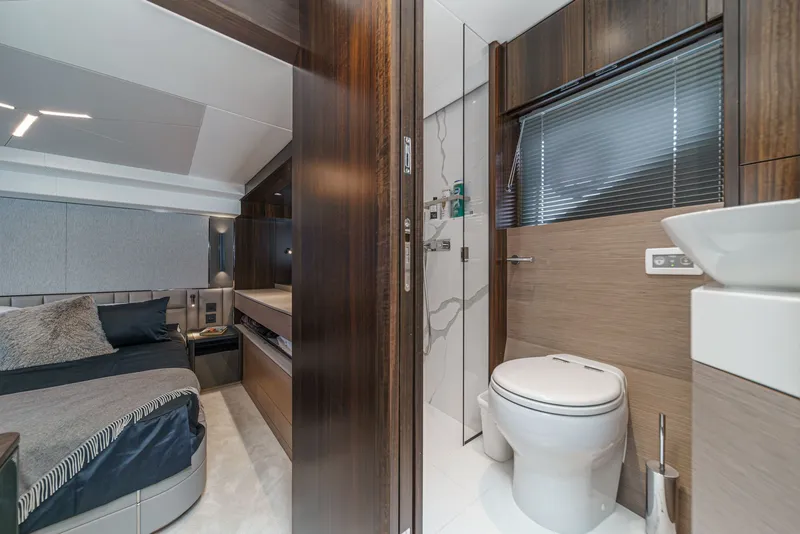 Slide: The Image of Sunseeker Manhattan 55 2021 - 65