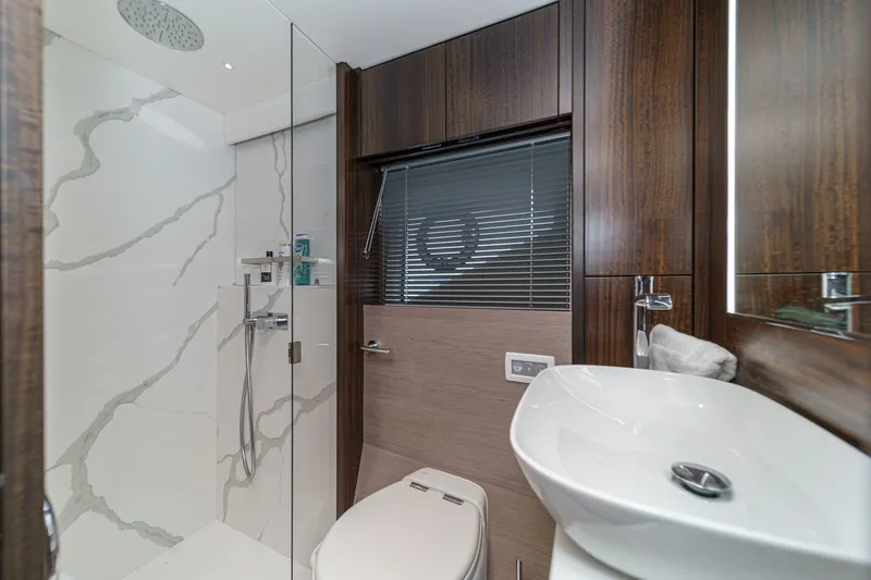 Slide: The Image of Sunseeker Manhattan 55 2021 - 66