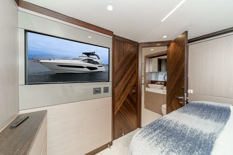 Slide: The Image of Sunseeker Manhattan 55 2021 - 69