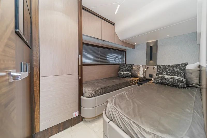 Slide: The Image of Sunseeker Manhattan 55 2021 - 71