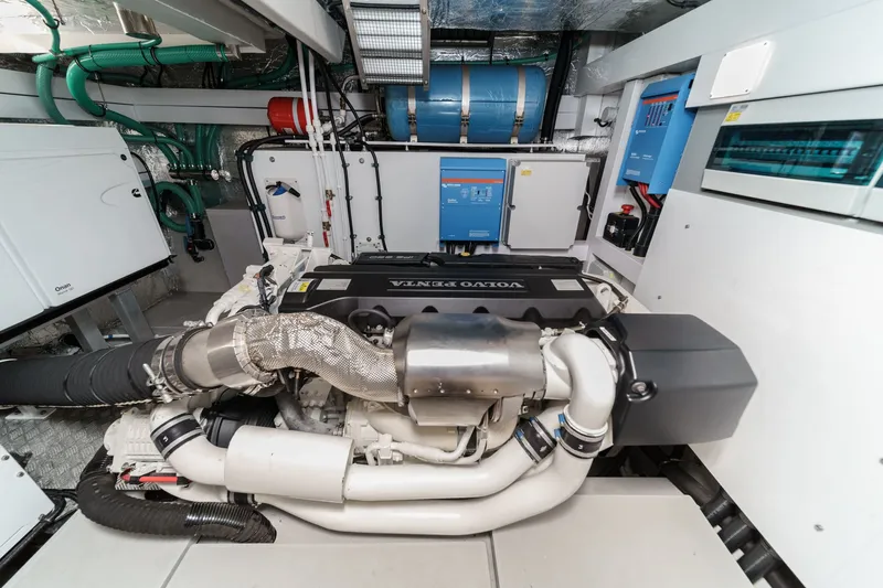 Slide: The Image of Sunseeker Manhattan 55 2021 - 76