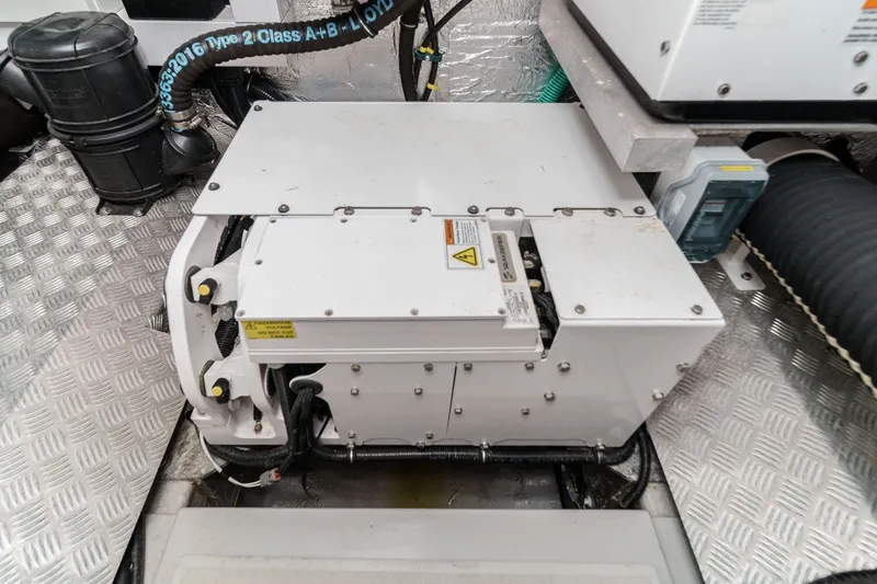 Slide: The Image of Sunseeker Manhattan 55 2021 - 79