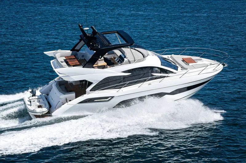 Slide: The Image of Sunseeker Manhattan 55 2021 - 82