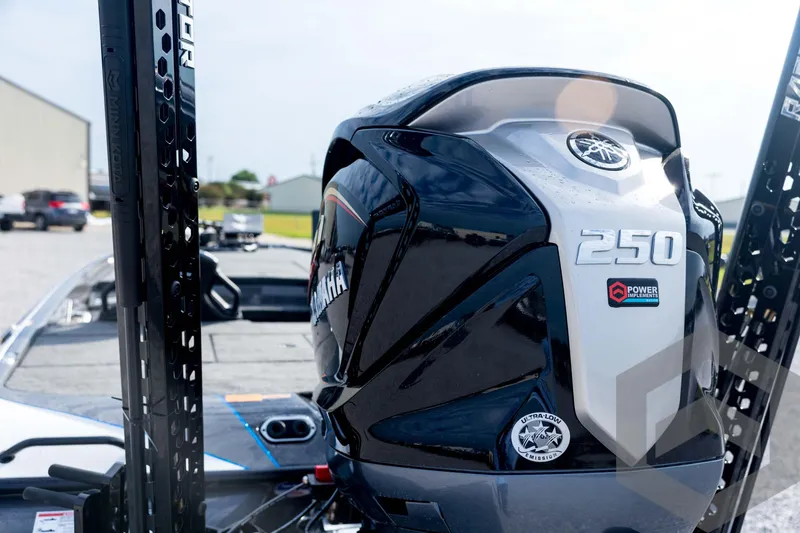 Slide: The Image of 2026 Skeeter FXR21 FLEX boat with Yamaha 250 engine, featuring Power Implement technology. - 23