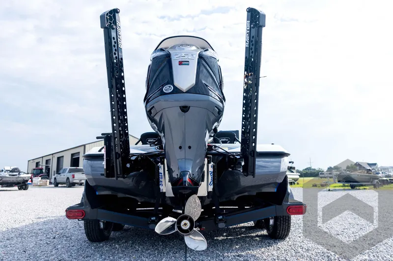 Slide: The Image of 2026 Skeeter FXR21 FLEX boat rear view with powerful outboard motor. - 25