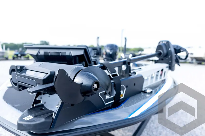 Slide: The Image of 2026 Skeeter FXR21 FLEX boat with advanced trolling motor and navigation system. - 36