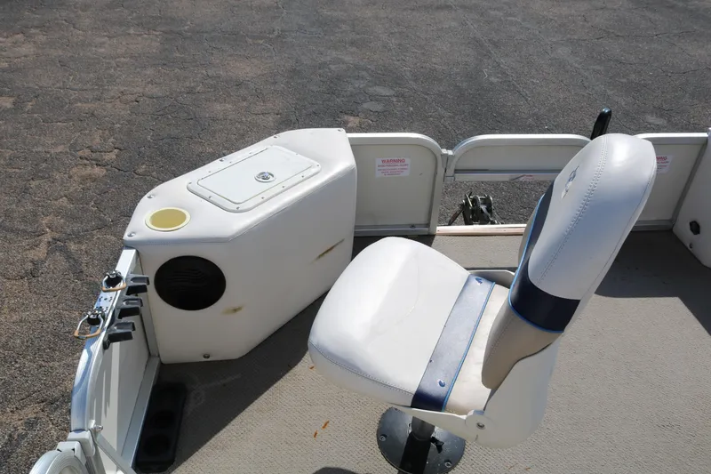 Slide: The Image of 2005 G3 SunCatcher LX 22 Fish & Cruise boat interior with seating and storage. - 10