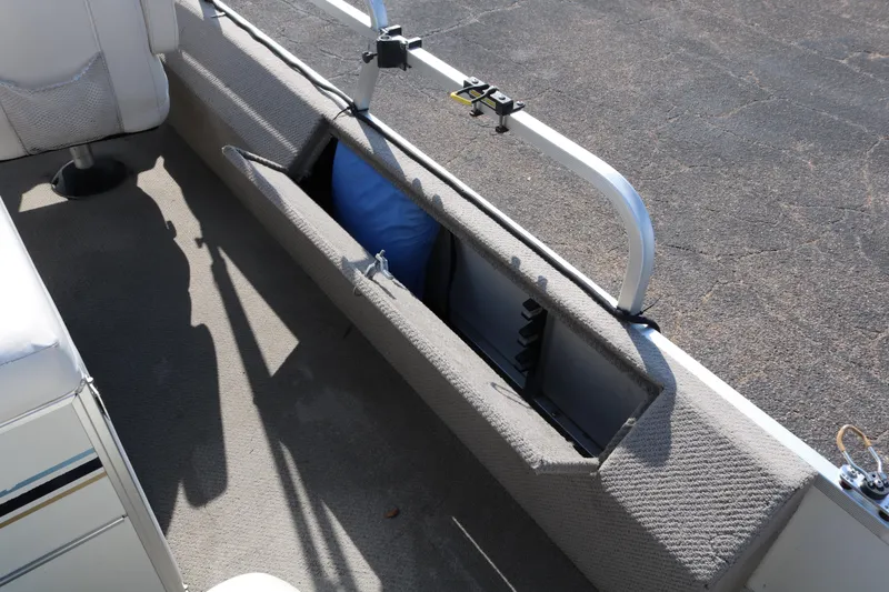 Slide: The Image of 2005 G3 SunCatcher LX 22 Fish & Cruise boat interior storage compartment. - 26