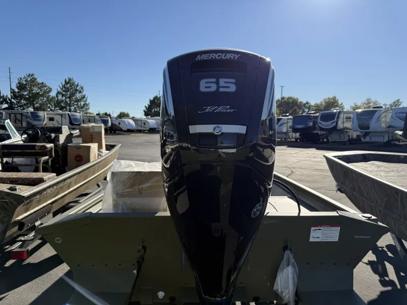 Slide: The Image of Crestliner C166FC 2026 - 21