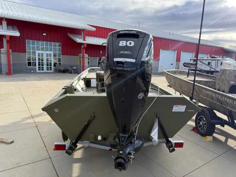 Slide: The Image of Crestliner C186TN 2026 - 11