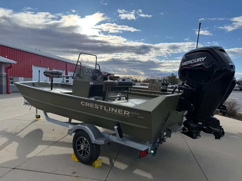 Slide: The Image of Crestliner C186TN 2026 - 3