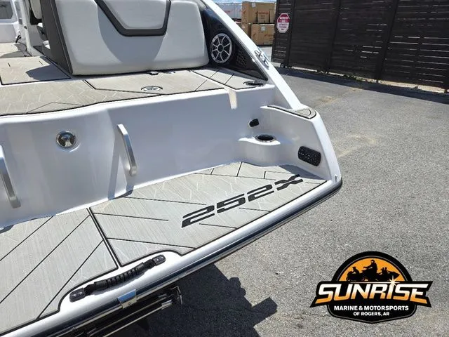 Slide: The Image of Yamaha 252XE 2022 - 75