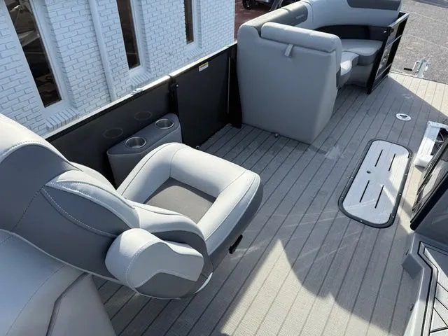 Slide: The Image of Veranda Relax RC VR22RC XL 2026 - 11