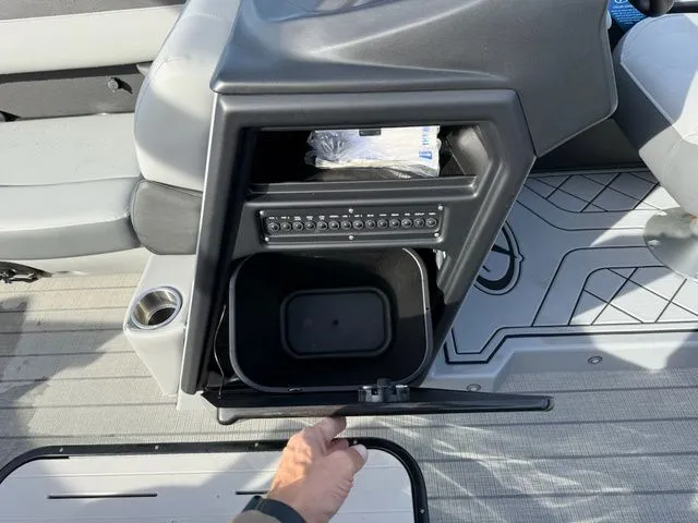 Slide: The Image of Veranda Relax RC VR22RC XL 2026 - 15