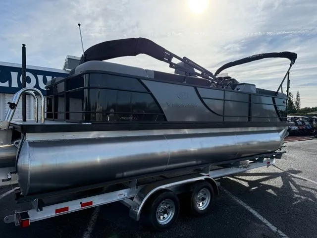 Slide: The Image of Veranda Relax RC VR22RC XL 2026 - 4