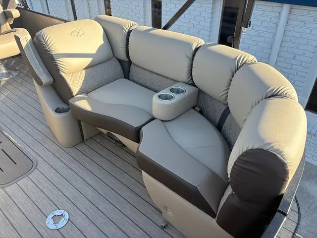 Slide: The Image of Veranda Relax RC VR22RC 2026 - 10