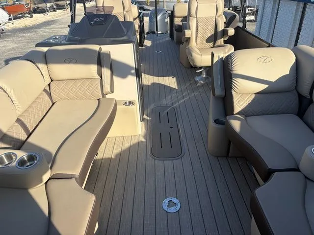 Slide: The Image of Veranda Relax RC VR22RC 2026 - 11