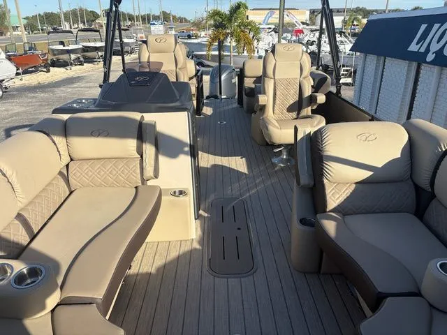 Slide: The Image of Veranda Relax RC VR22RC 2026 - 12