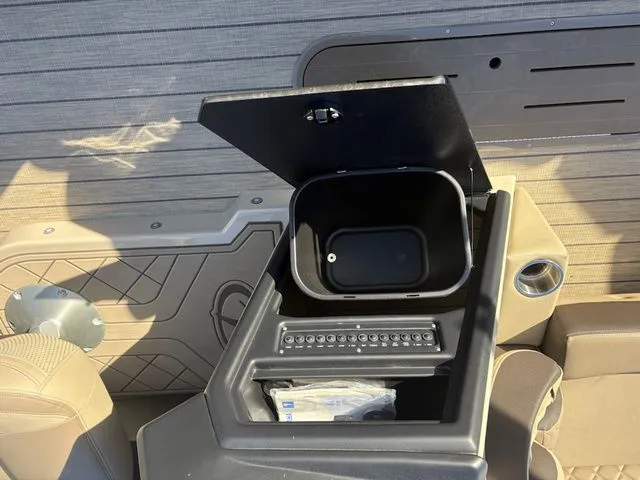 Slide: The Image of Veranda Relax RC VR22RC 2026 - 15