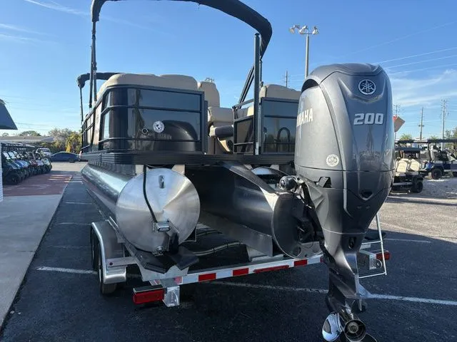 Slide: The Image of Veranda Relax RC VR22RC 2026 - 6